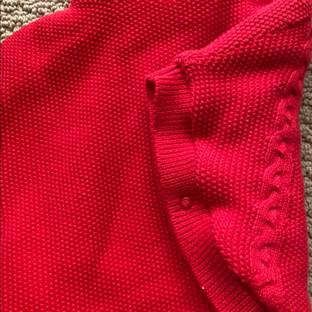 Red knitted shacket with hood. New with tags - Picture 5 of 7